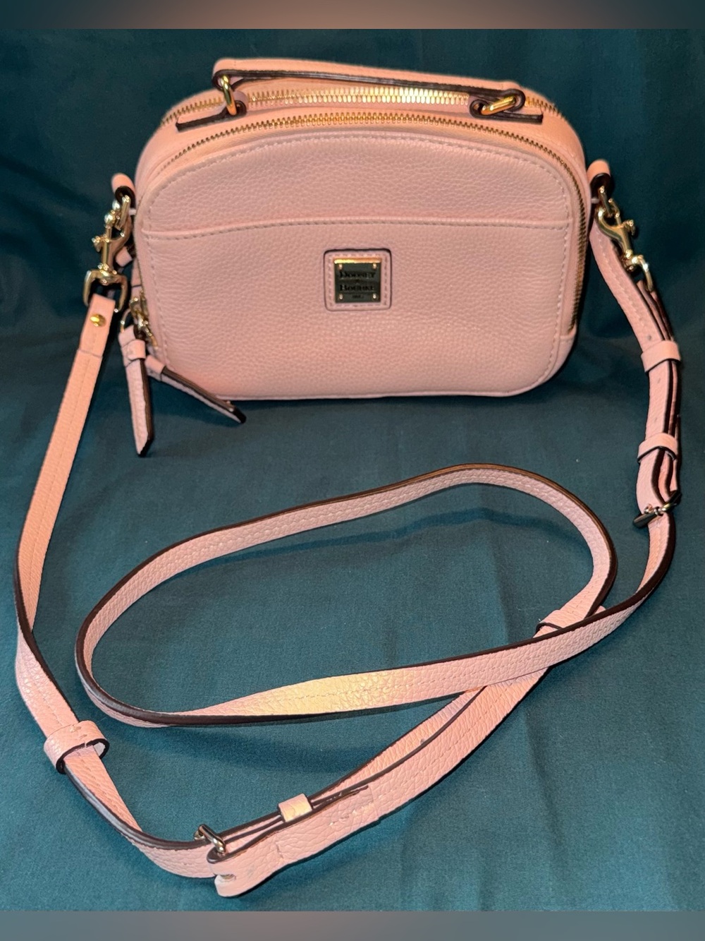 Dooney & Bourke Women's Belvedere Ambler Crossbody Camera Bag Pebbled Leather - Picture 3 of 15